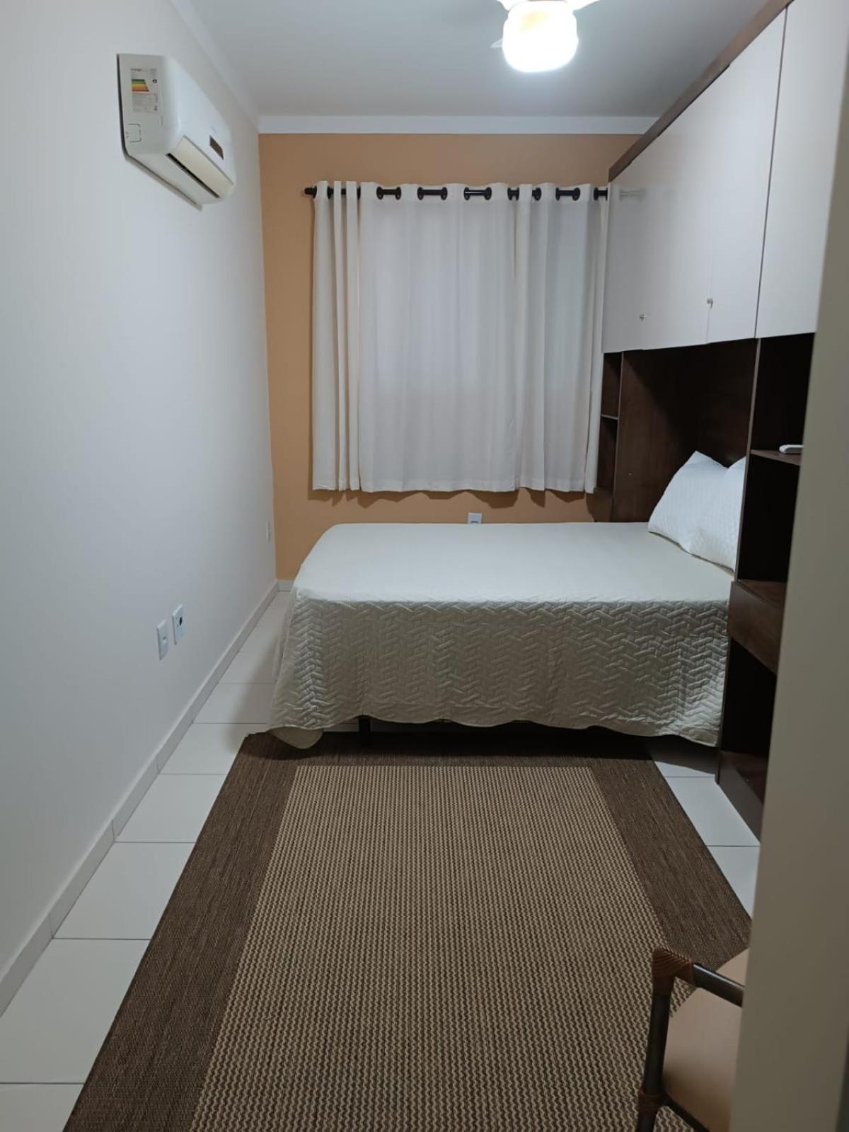 Aconchegante Apto 2 Dorm Guilhermina 公寓 *